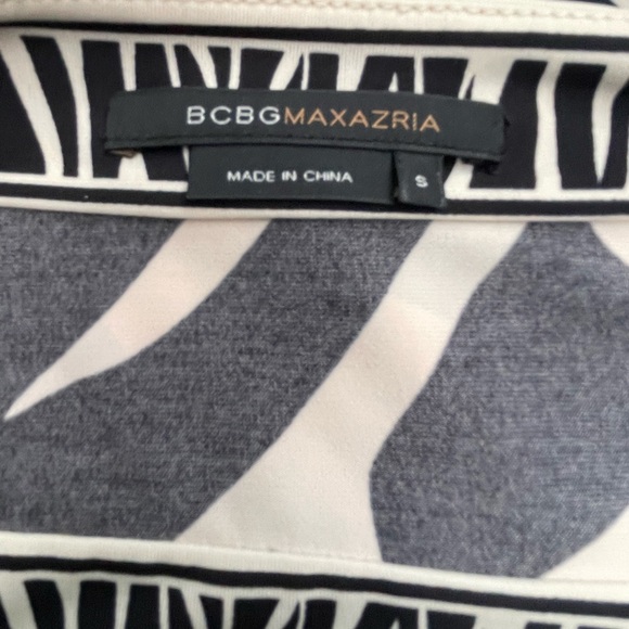 🔥🖤BCBG Maxazria size S black/off white top adjustable straps. Sexy & classy! - Picture 6 of 8